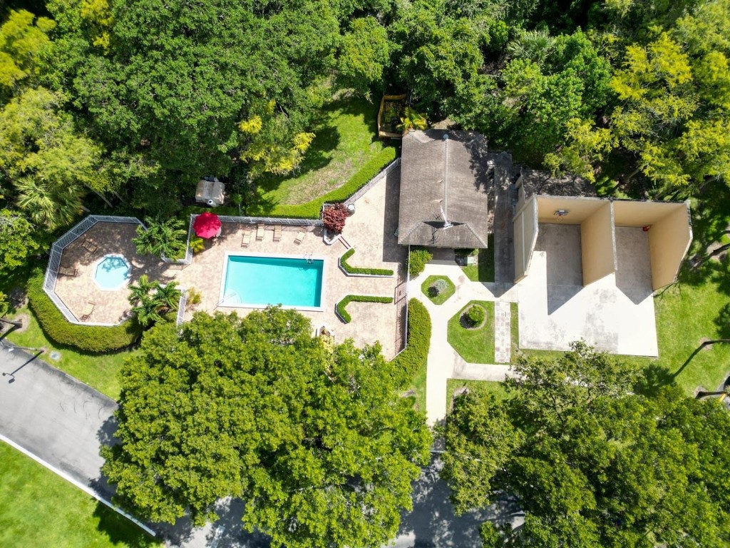 Waters Edge At Deerfield - Residential