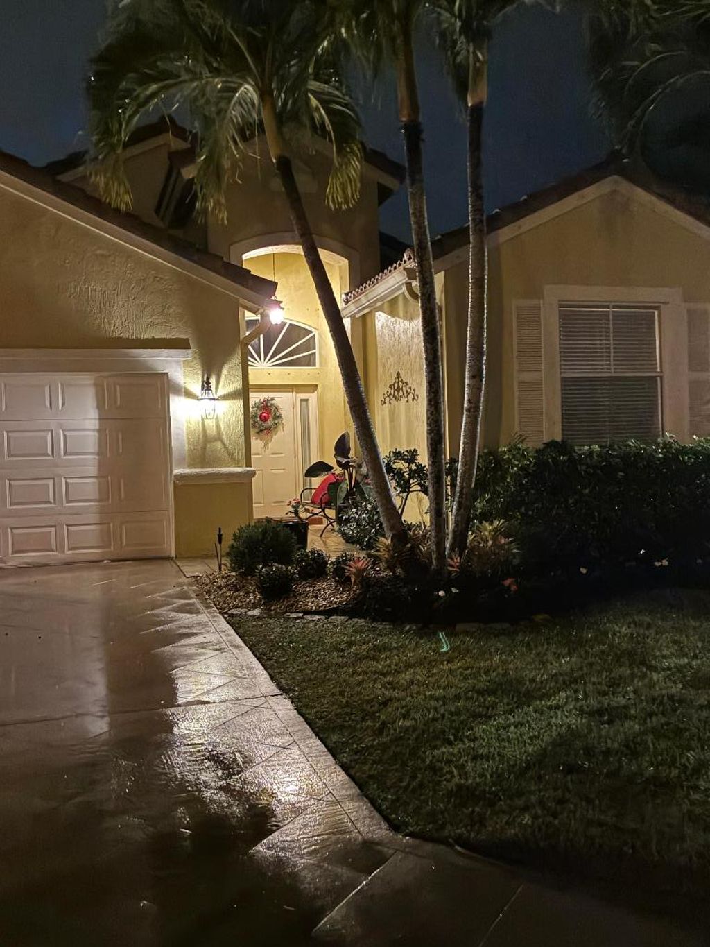 Photo of 9592 Lago Drive, Boynton Beach, FL 33472 (MLS # R11153357)