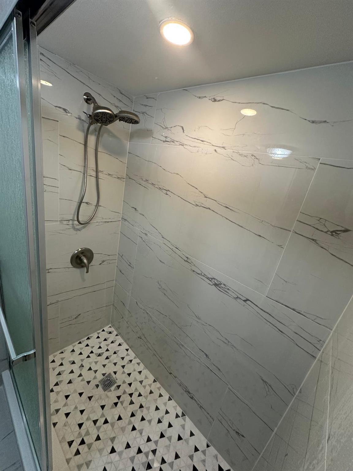 HERITAGE CIRCLE CONDO - Residential