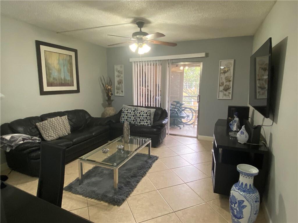 HERITAGE CIRCLE CONDO - Residential