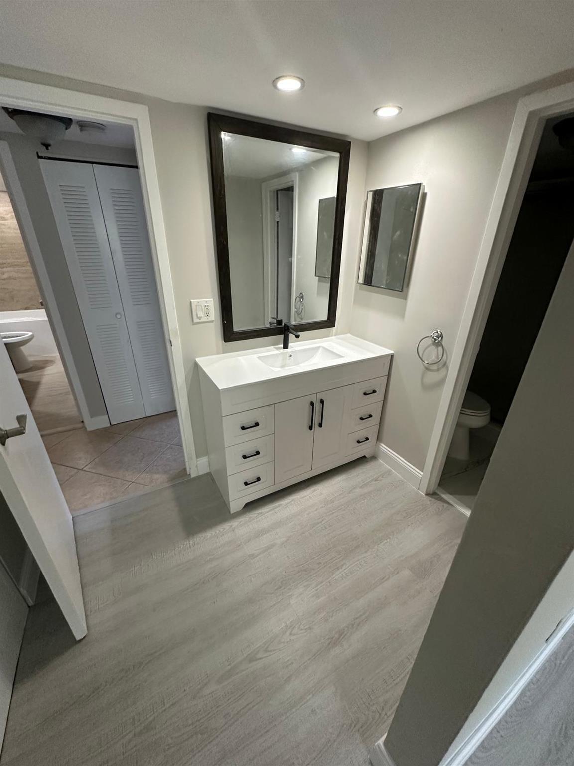 HERITAGE CIRCLE CONDO - Residential