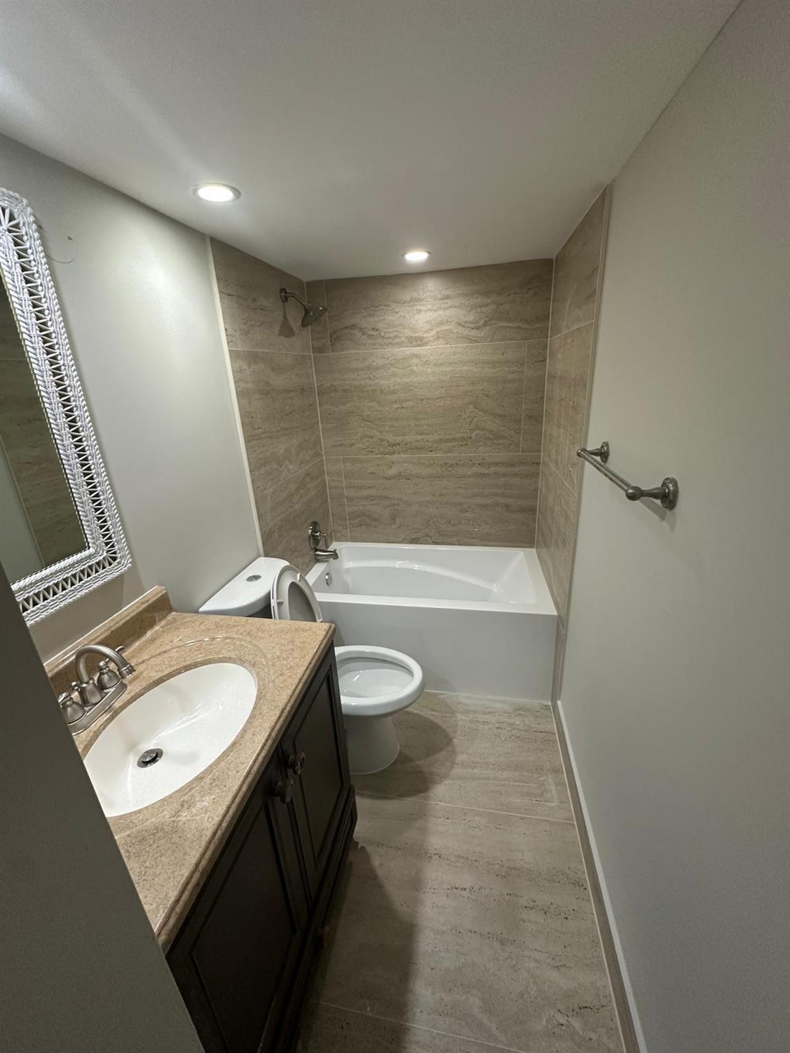 HERITAGE CIRCLE CONDO - Residential