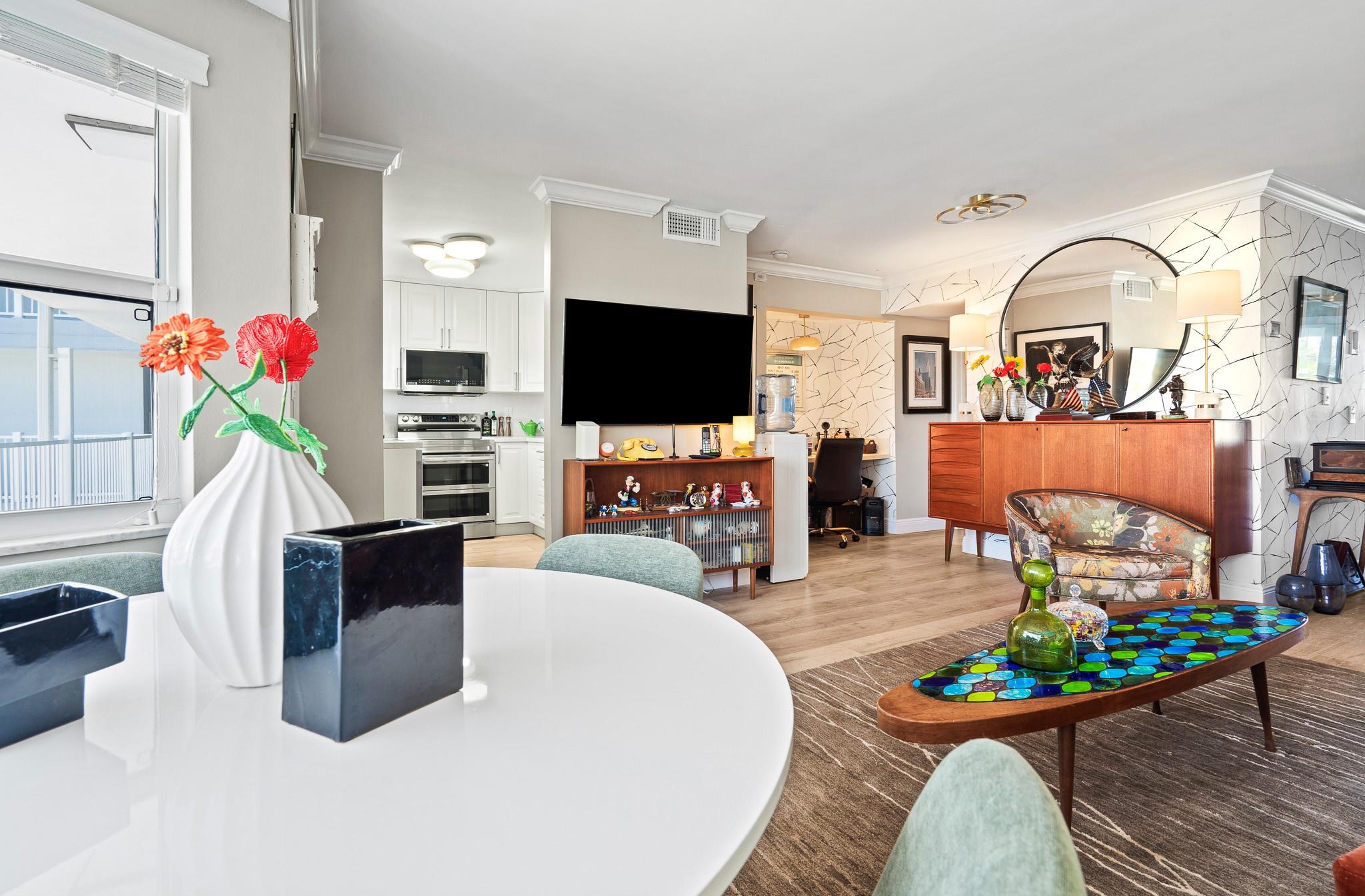 535 Hendricks Isle 207