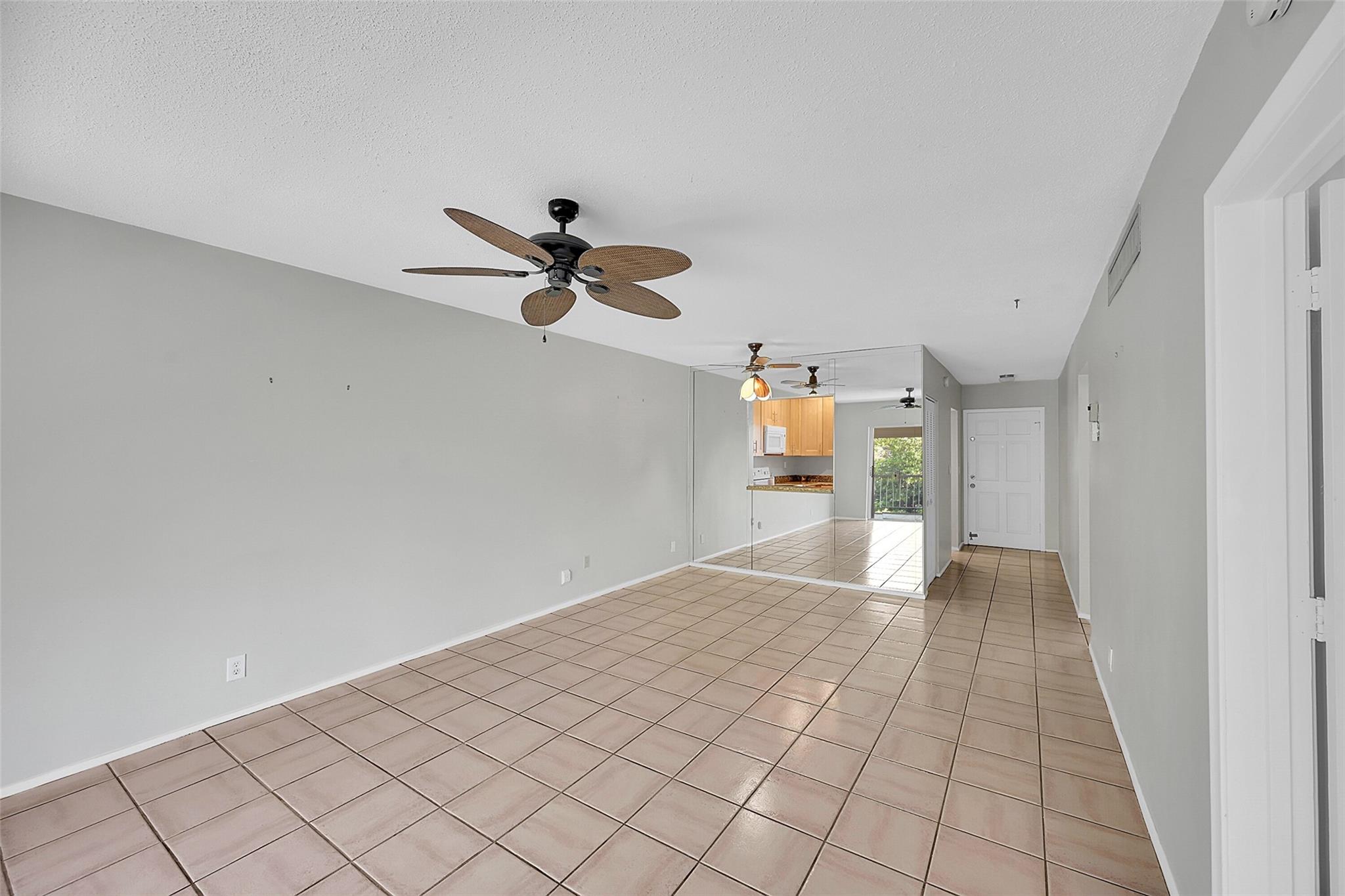 1400 NE 55 St 208