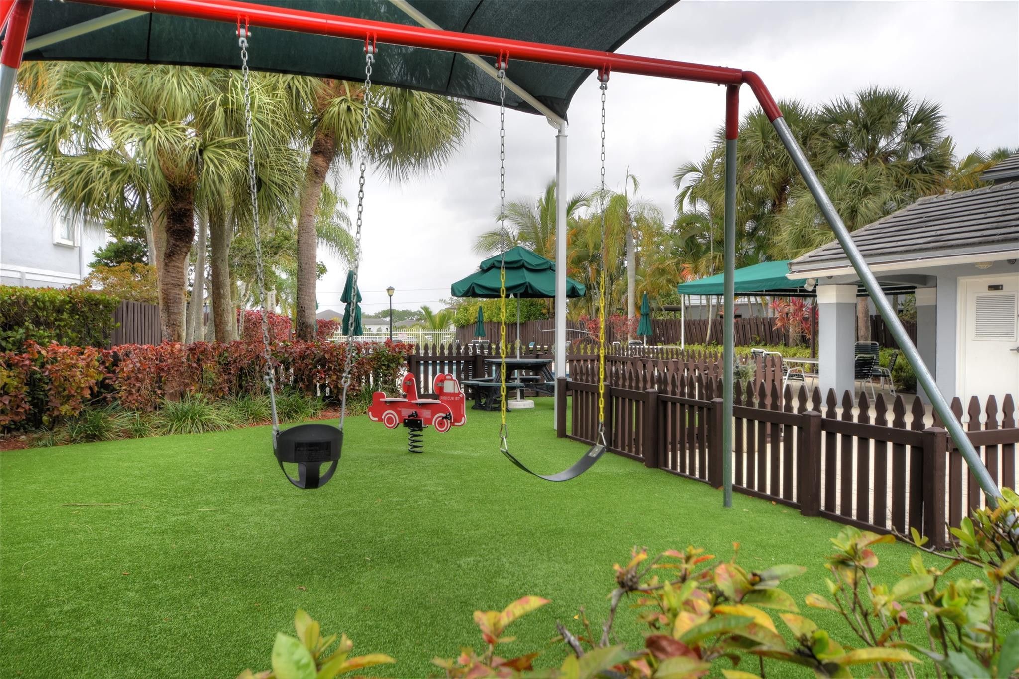 Les Chateaux - Residential