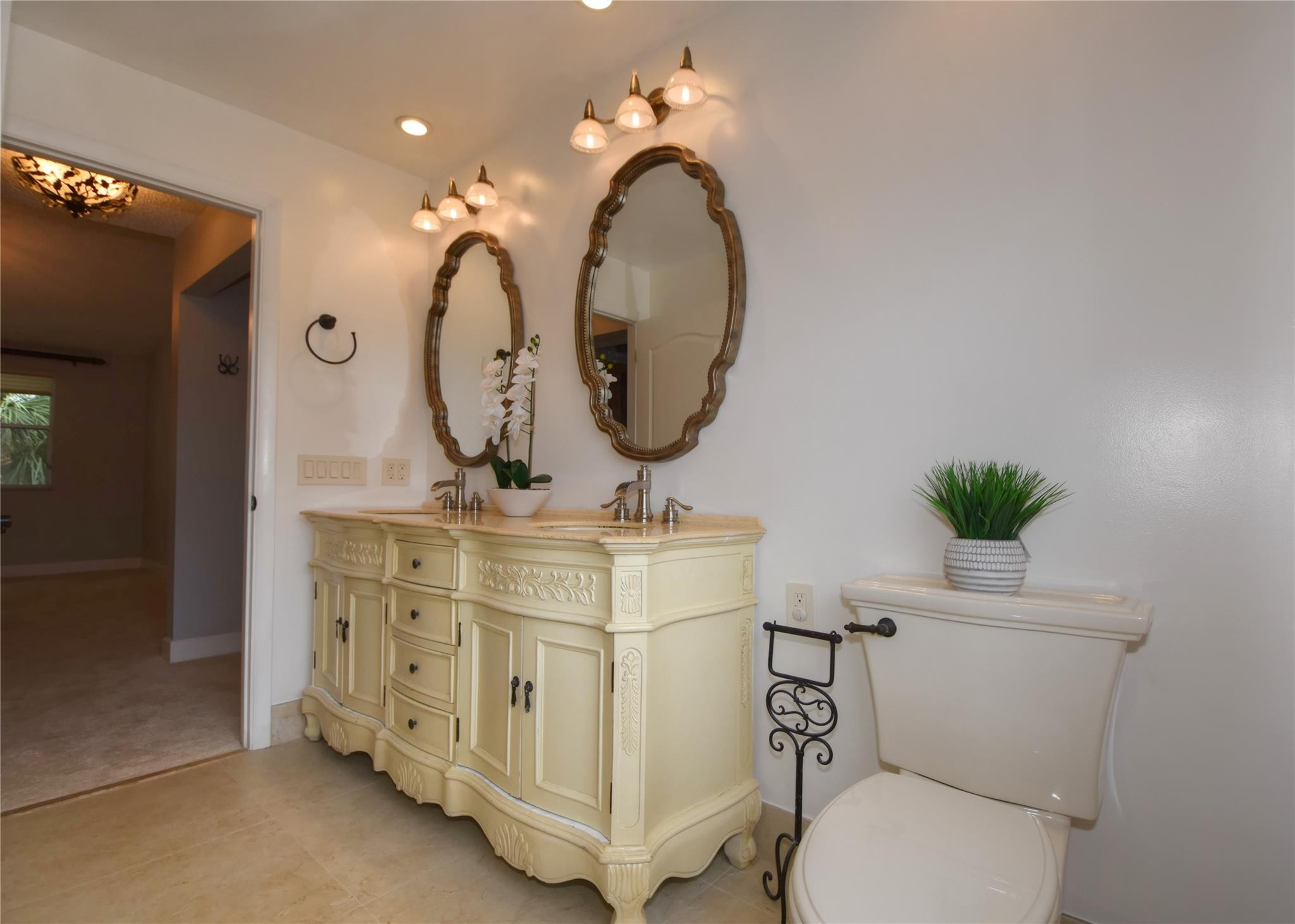 Les Chateaux - Residential