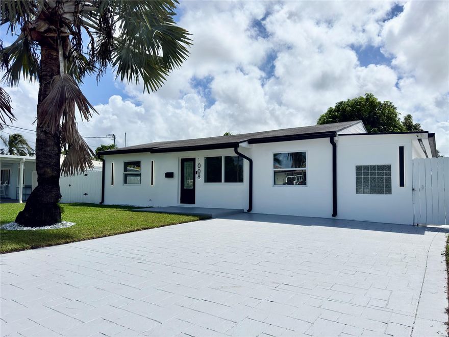 Be the first to live in this beautifully remodeled 4-bedroom, 2-bath waterfront home in the highly sought-after boating community of Citrus Isle. This home features a private boat dock and boasts 70 ft of waterfront with deep-water ocean access and no fixed bridges. It can be rented furnished or unfurnished.
Additional highlights include a stunning en-suite modern bathroom, an outdoor covered pergola, and a 4th bedroom that can serve as a dining room, office, art studio, or entertainment space. The property can accommodate leases of either 6 months or 1 year, with w/renewal options.
This home is conveniently located close to everything Fort Laud has to offer, including the Broward Health hospital, the airport, downtown, upscale shopping, dining on Las Olas, Brightline, and beaches.