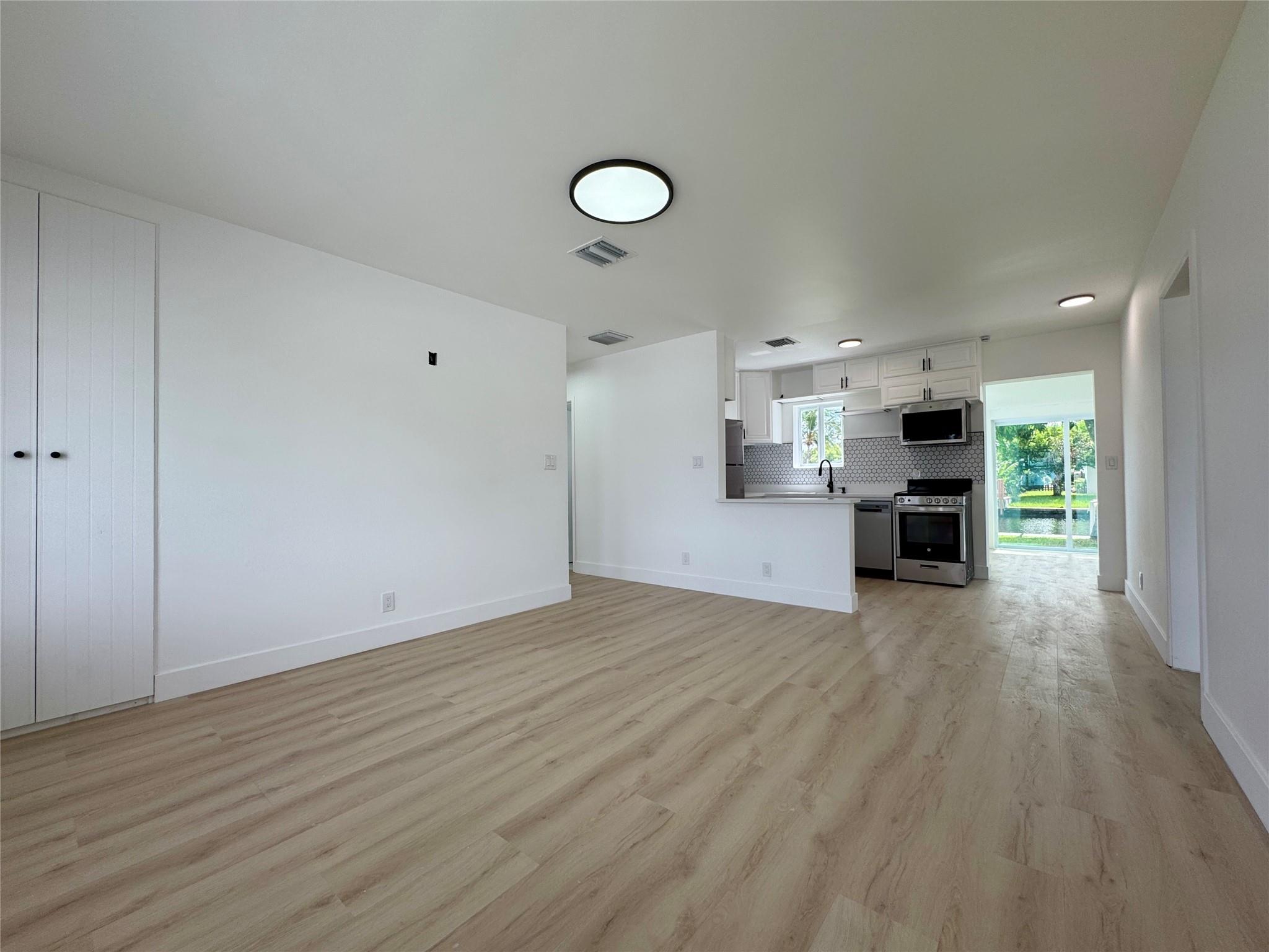 SOUTH NEW RIVER ISLES SEC - Residential Lease