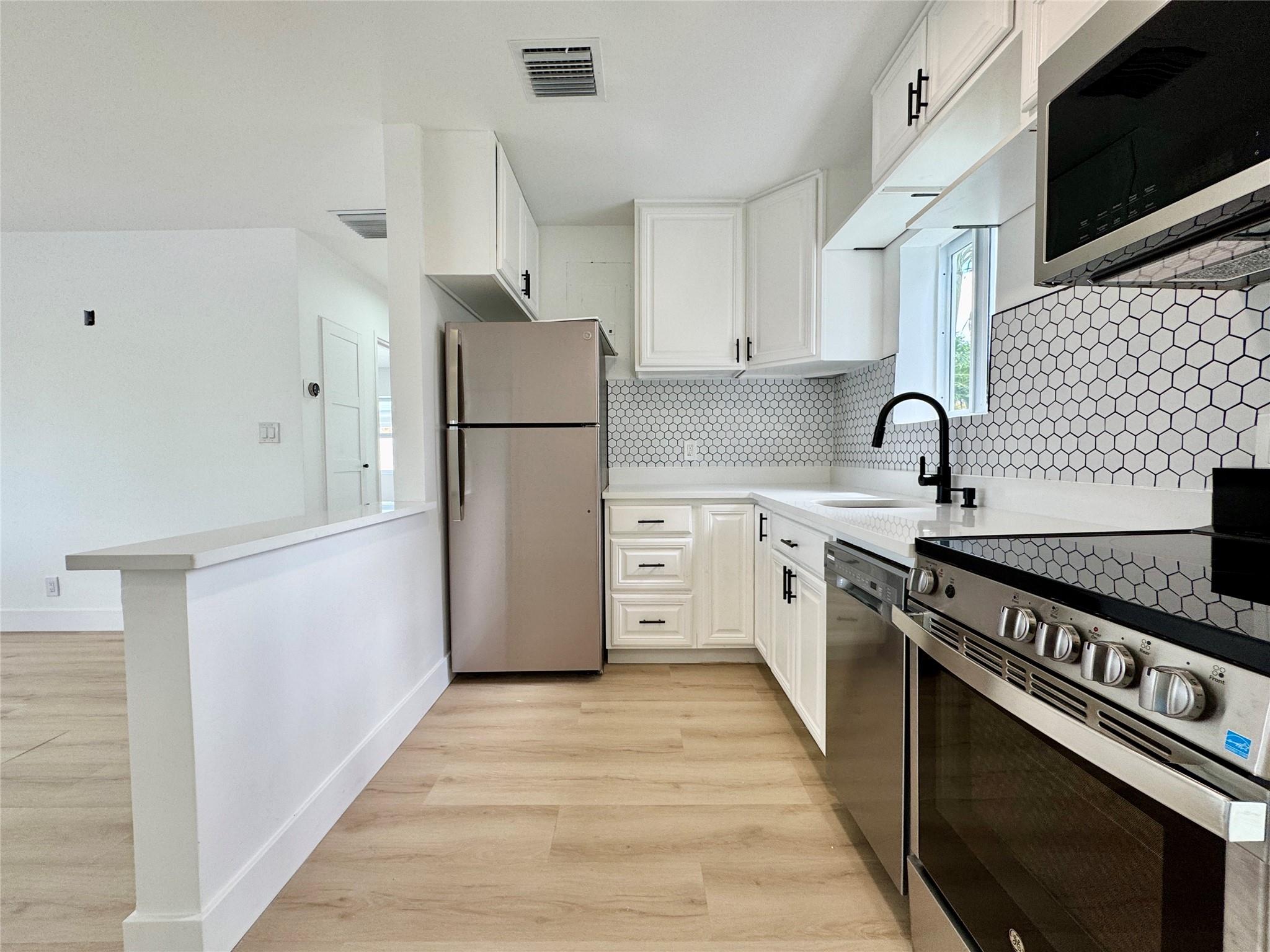 SOUTH NEW RIVER ISLES SEC - Residential Lease