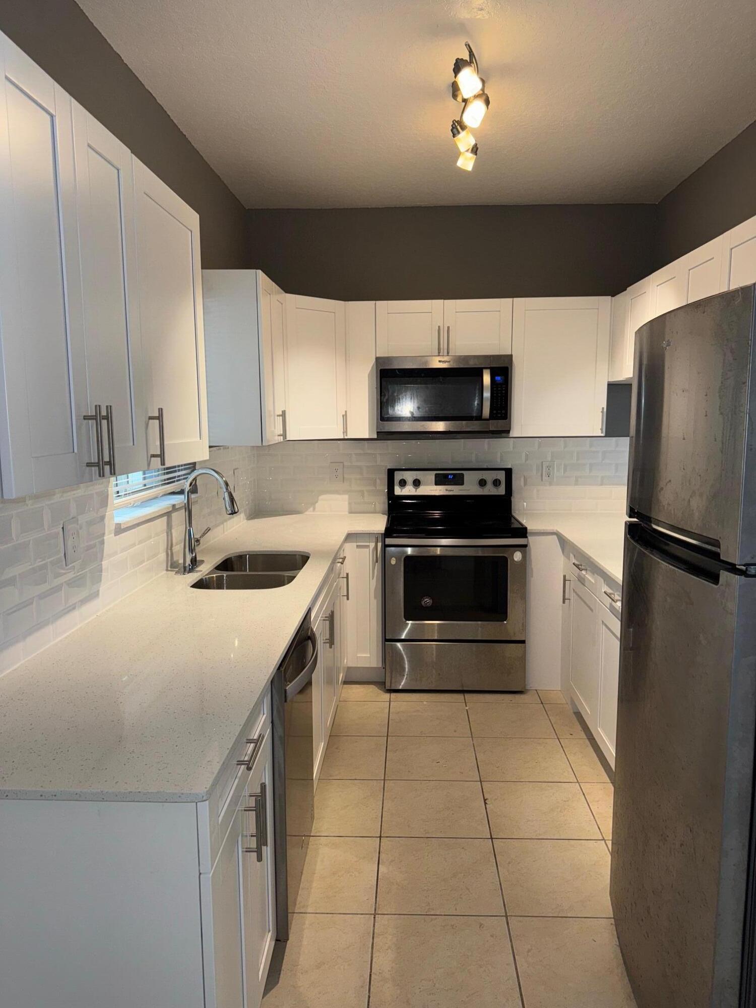 1197 Colonial Palms Way 1197