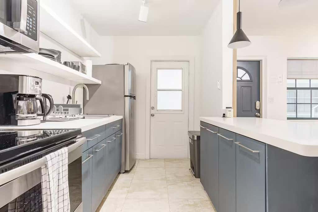 Photo of 2404 NE 33RD Avenue #4, Fort Lauderdale, FL 33305 (MLS # B26063913)