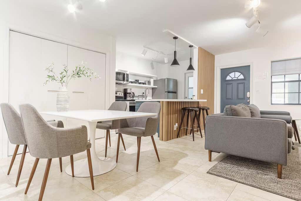 Photo of 2404 NE 33RD Avenue #4, Fort Lauderdale, FL 33305 (MLS # B26063913)