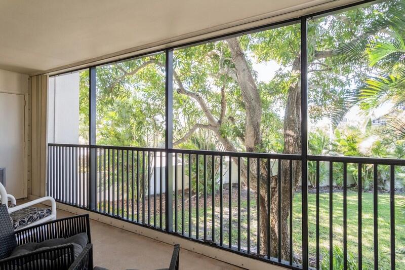 JUPITER OCEAN AND RACQUET CLUB ONE CONDO AND MIDRI - Residential