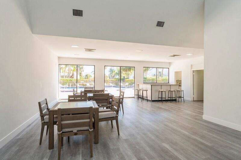 JUPITER OCEAN AND RACQUET CLUB ONE CONDO AND MIDRI - Residential