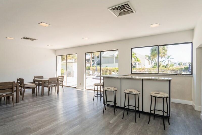 JUPITER OCEAN AND RACQUET CLUB ONE CONDO AND MIDRI - Residential