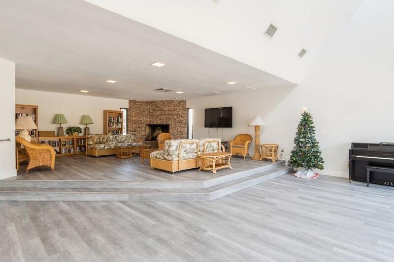 JUPITER OCEAN AND RACQUET CLUB ONE CONDO AND MIDRI - Residential