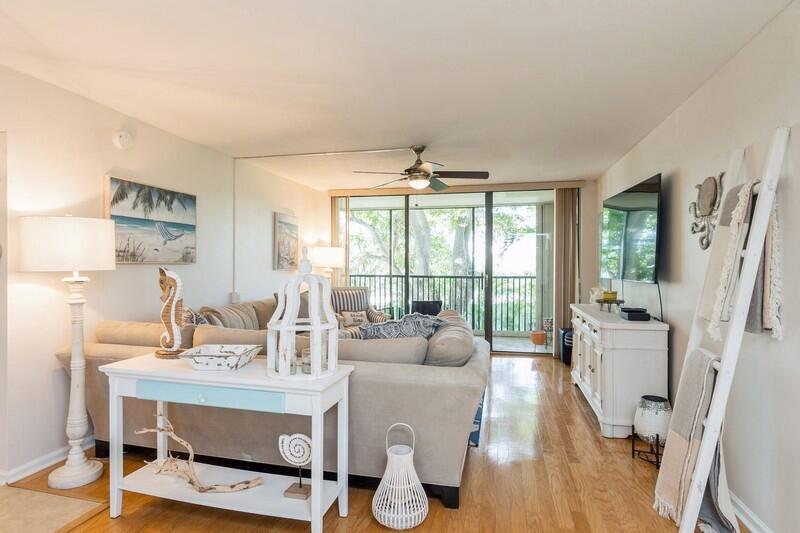 JUPITER OCEAN AND RACQUET CLUB ONE CONDO AND MIDRI - Residential