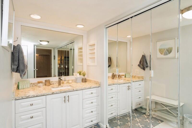 JUPITER OCEAN AND RACQUET CLUB ONE CONDO AND MIDRI - Residential