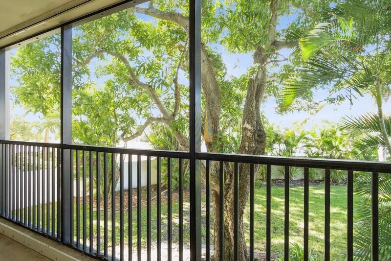 JUPITER OCEAN AND RACQUET CLUB ONE CONDO AND MIDRI - Residential