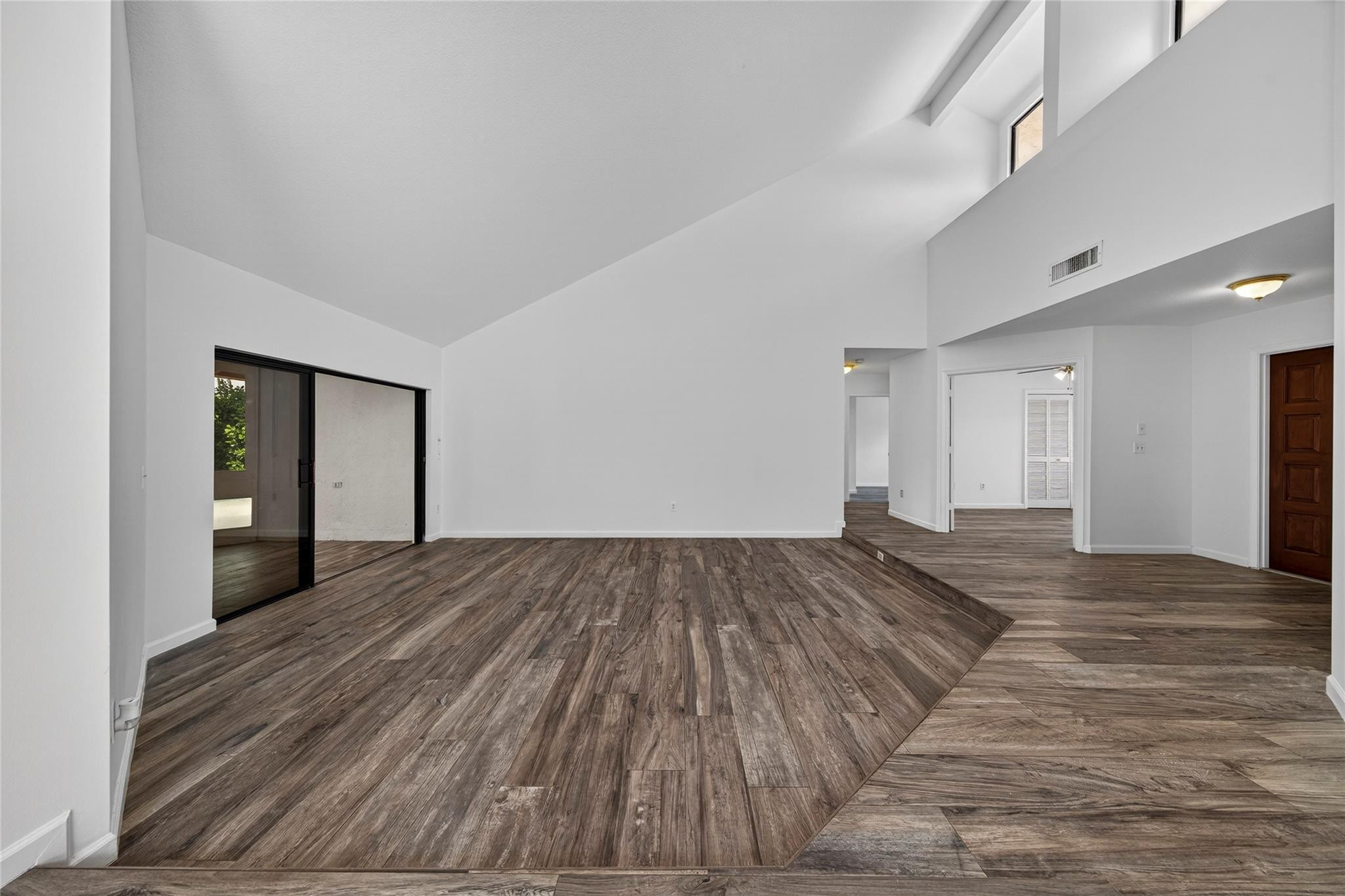 23203 L Ermitage Circle