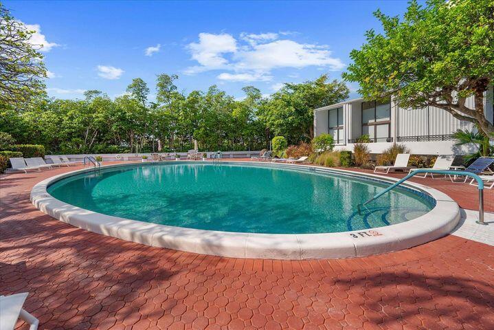 MAYFAIR LAKE - Residential Lease