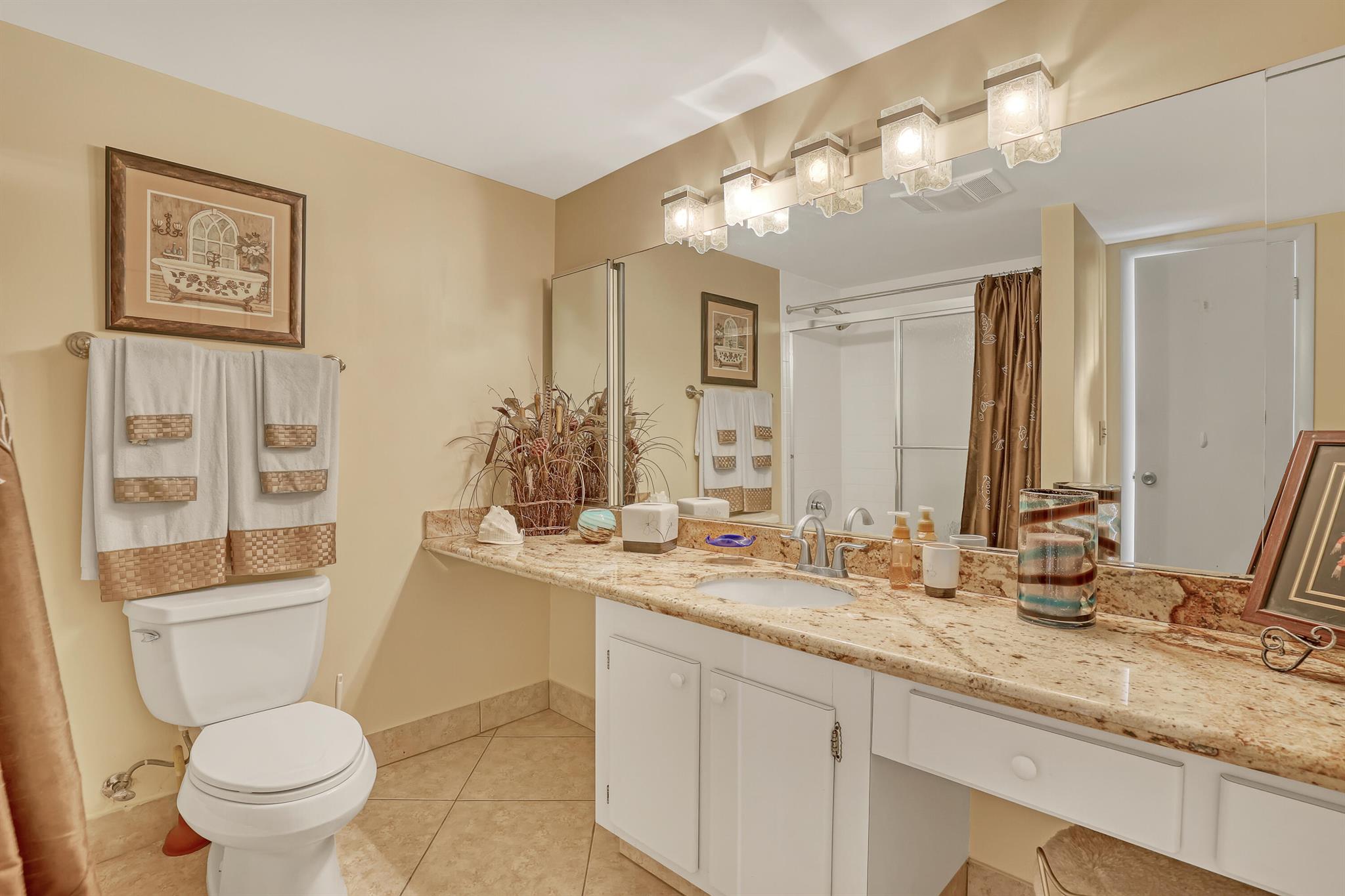 MAYFAIR LAKE - Residential Lease