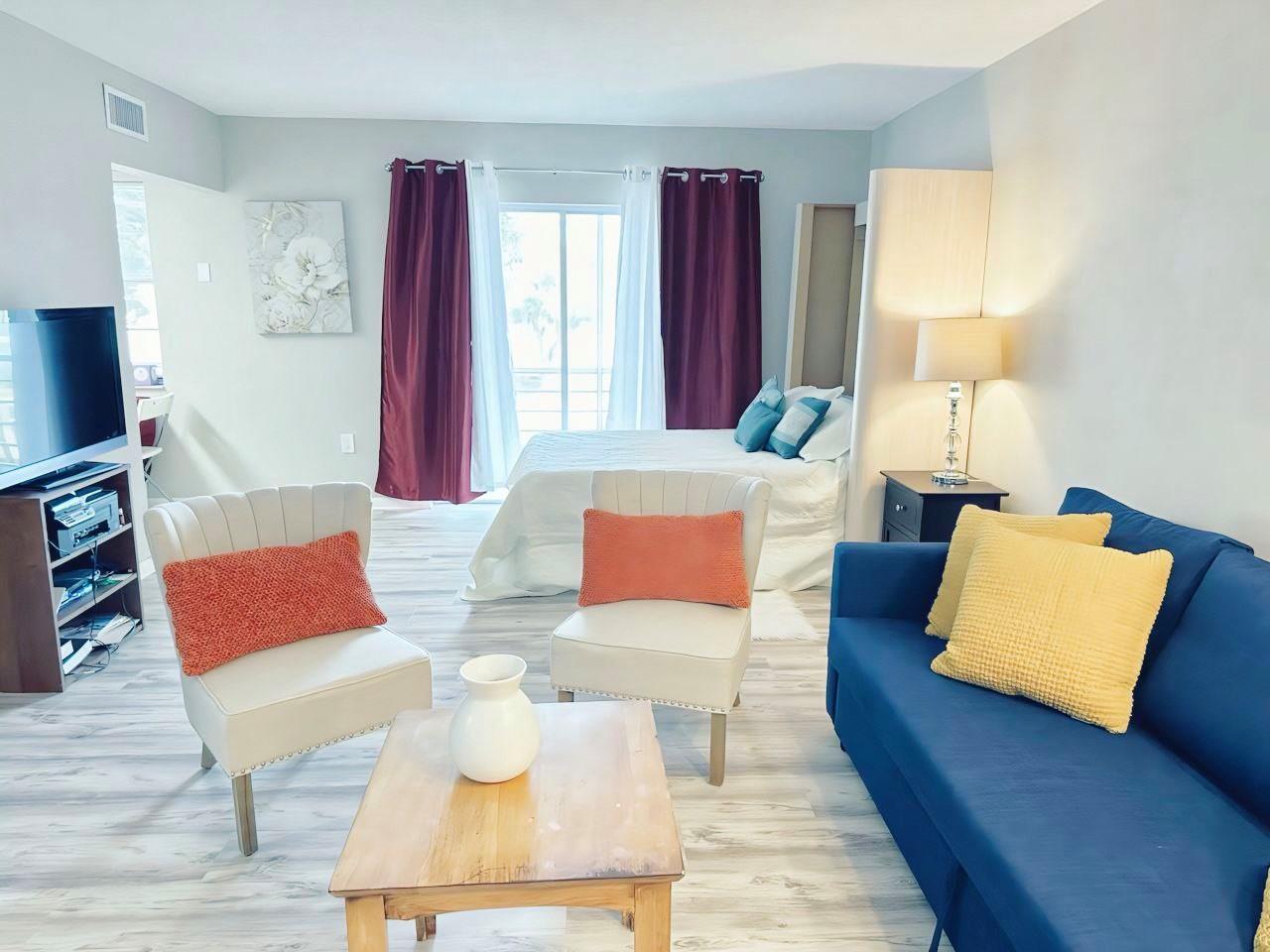 Charming studio condo with a stunning pool view in a vibrant 55+ community! Ideally situated near the stairway, elevator, storage, and laundry for ultimate convenience. Perfect for vacationers, with easy access to major highways. Don’t miss out on this fantastic opportunity!