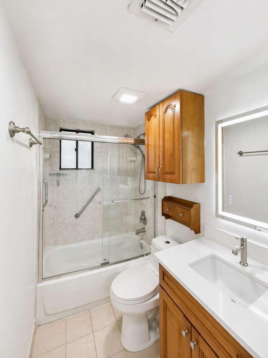 5160 Las Verdes Circle 103
