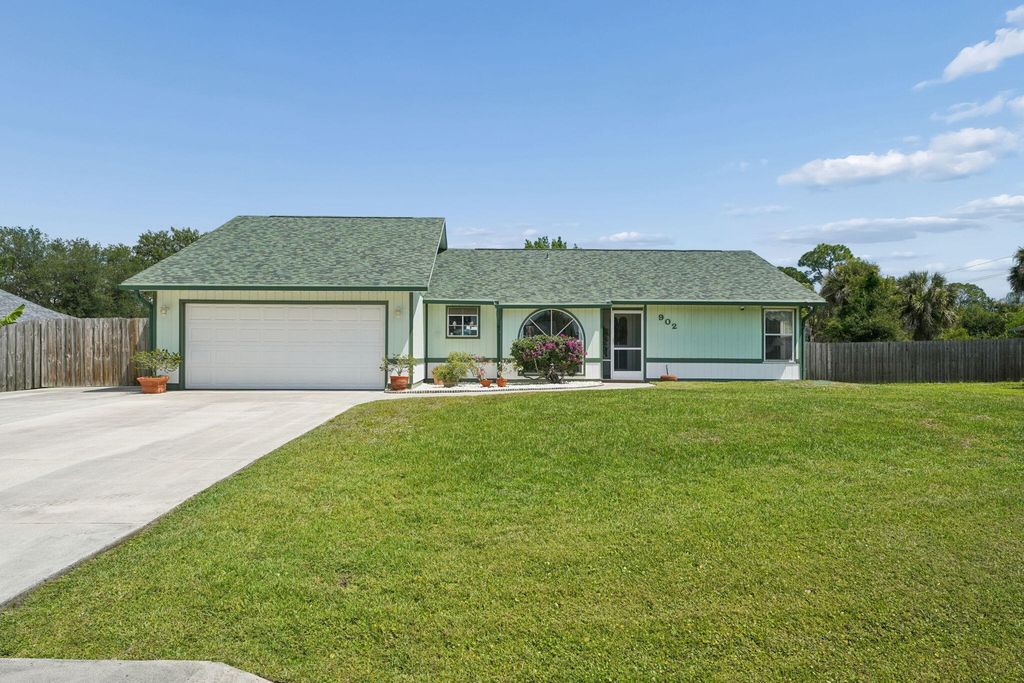 Photo of 902 Egret Avenue, Fort Pierce, FL 34982 (MLS # B26020498)