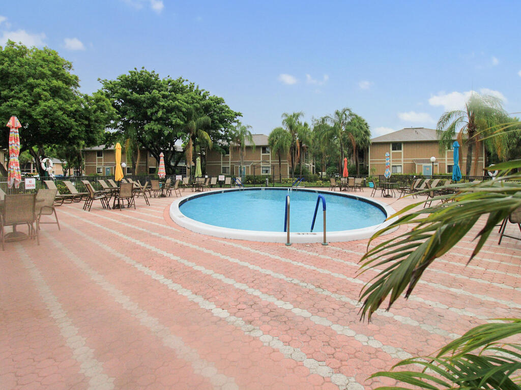 Ashmont Condo Kings Point - Residential