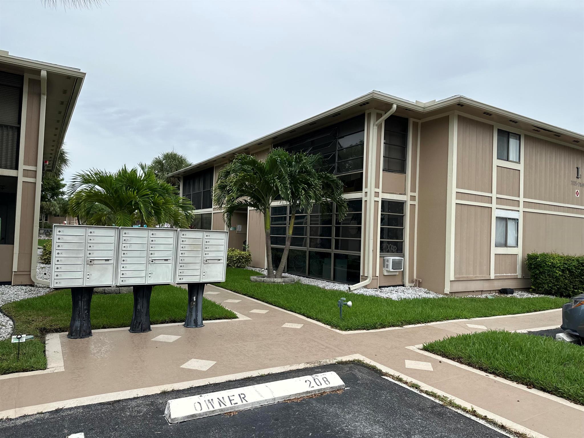 Ashmont Condo Kings Point - Residential