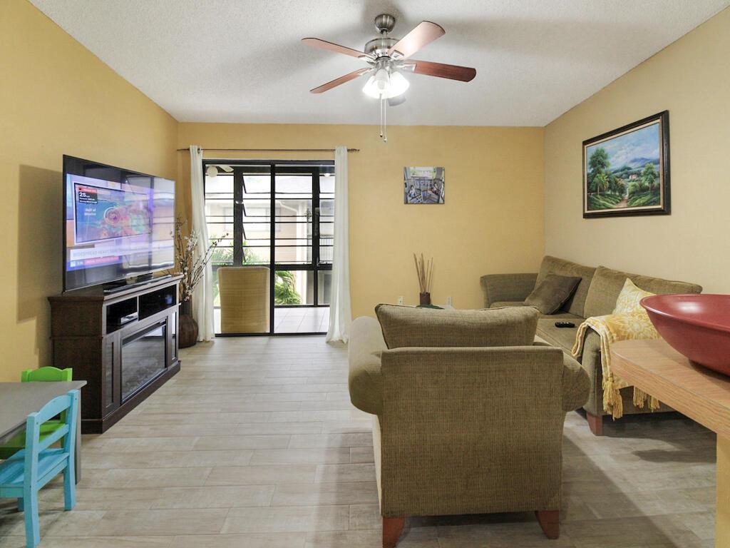Ashmont Condo Kings Point - Residential
