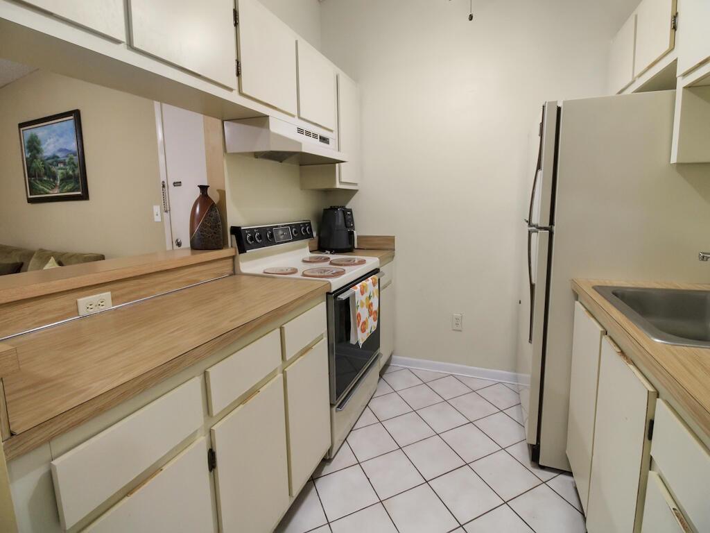 Ashmont Condo Kings Point - Residential