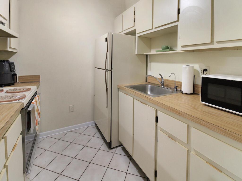 Ashmont Condo Kings Point - Residential