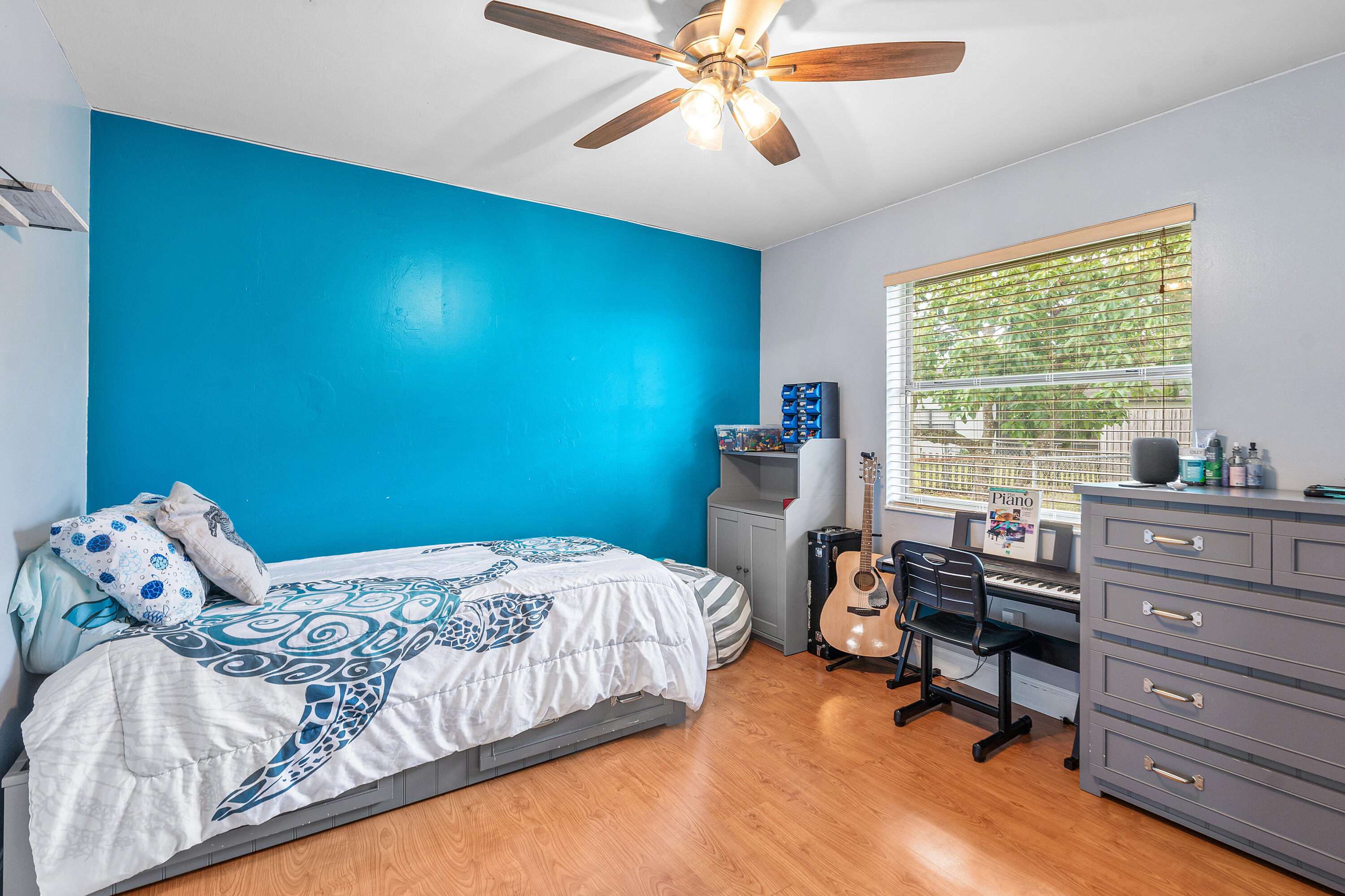 HUNTINGTON WOODS - Residential