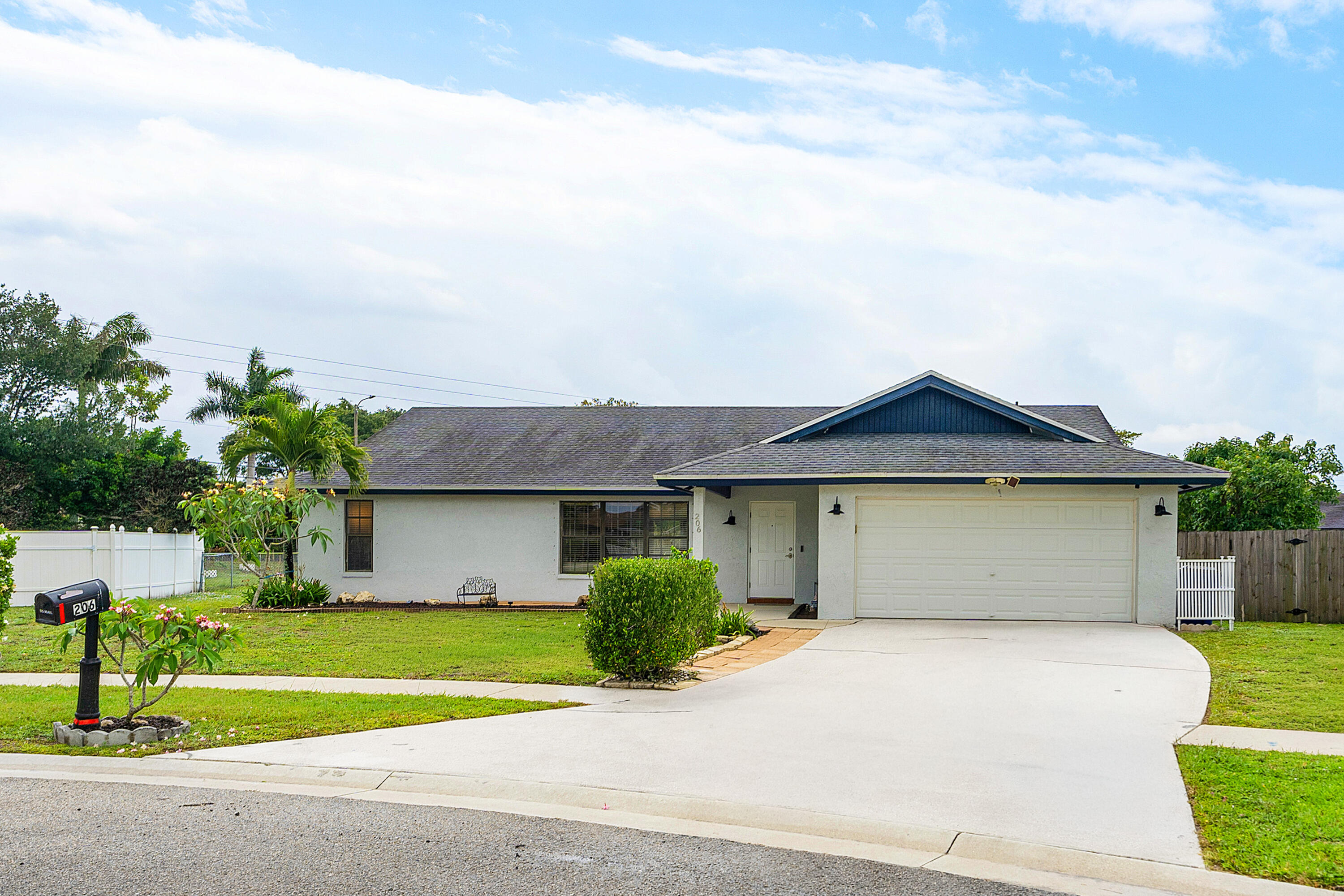 HUNTINGTON WOODS - Residential