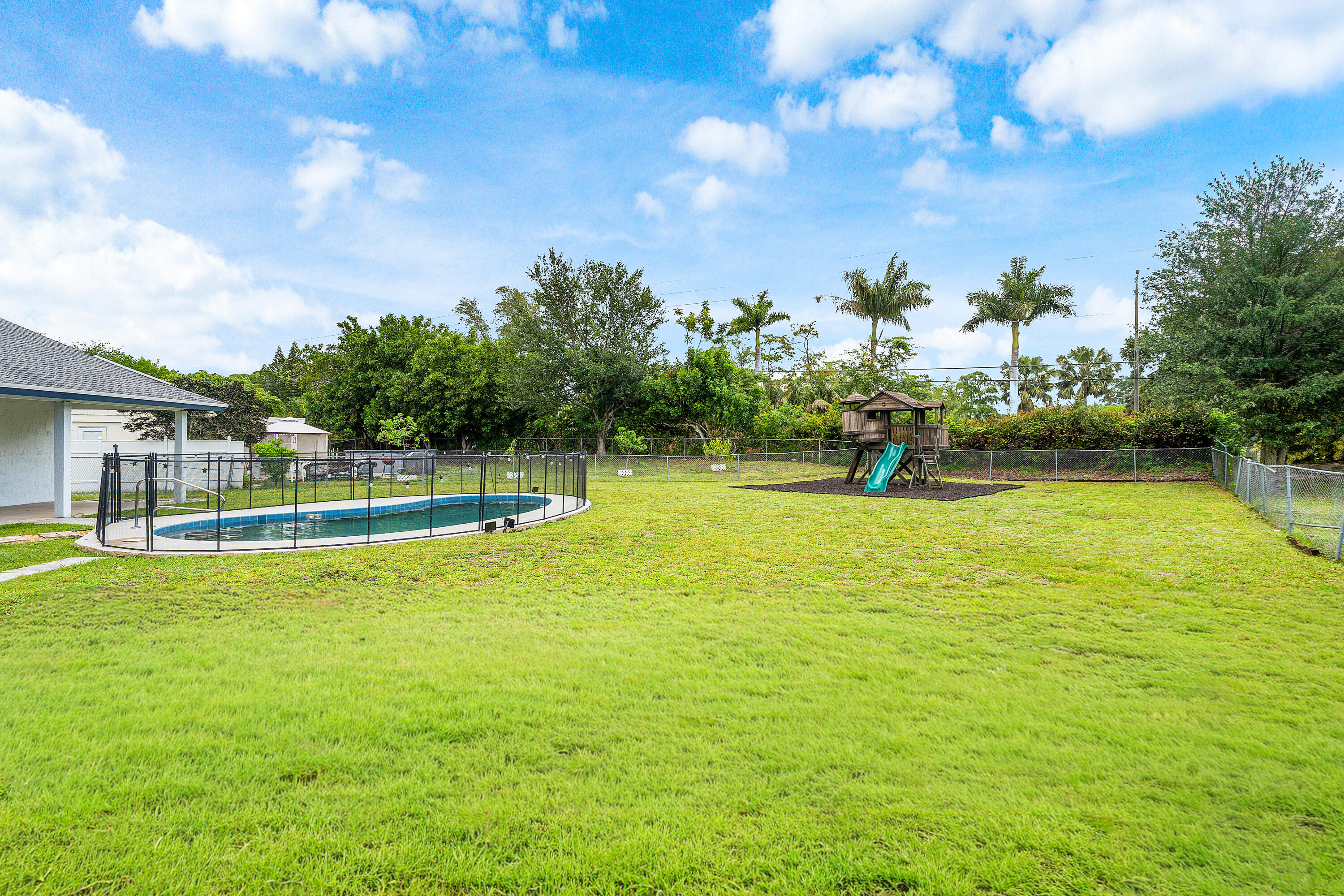 HUNTINGTON WOODS - Residential