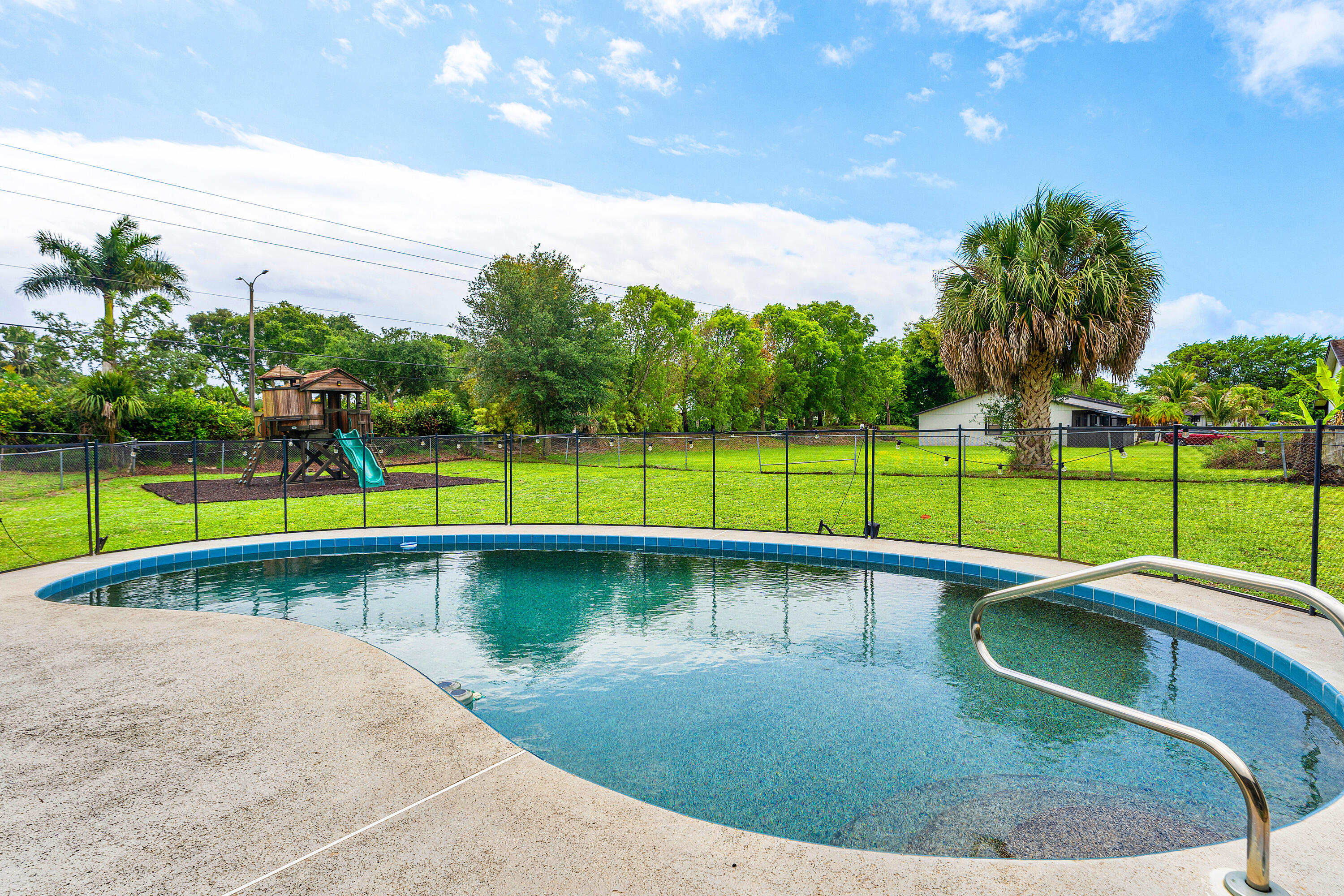 HUNTINGTON WOODS - Residential