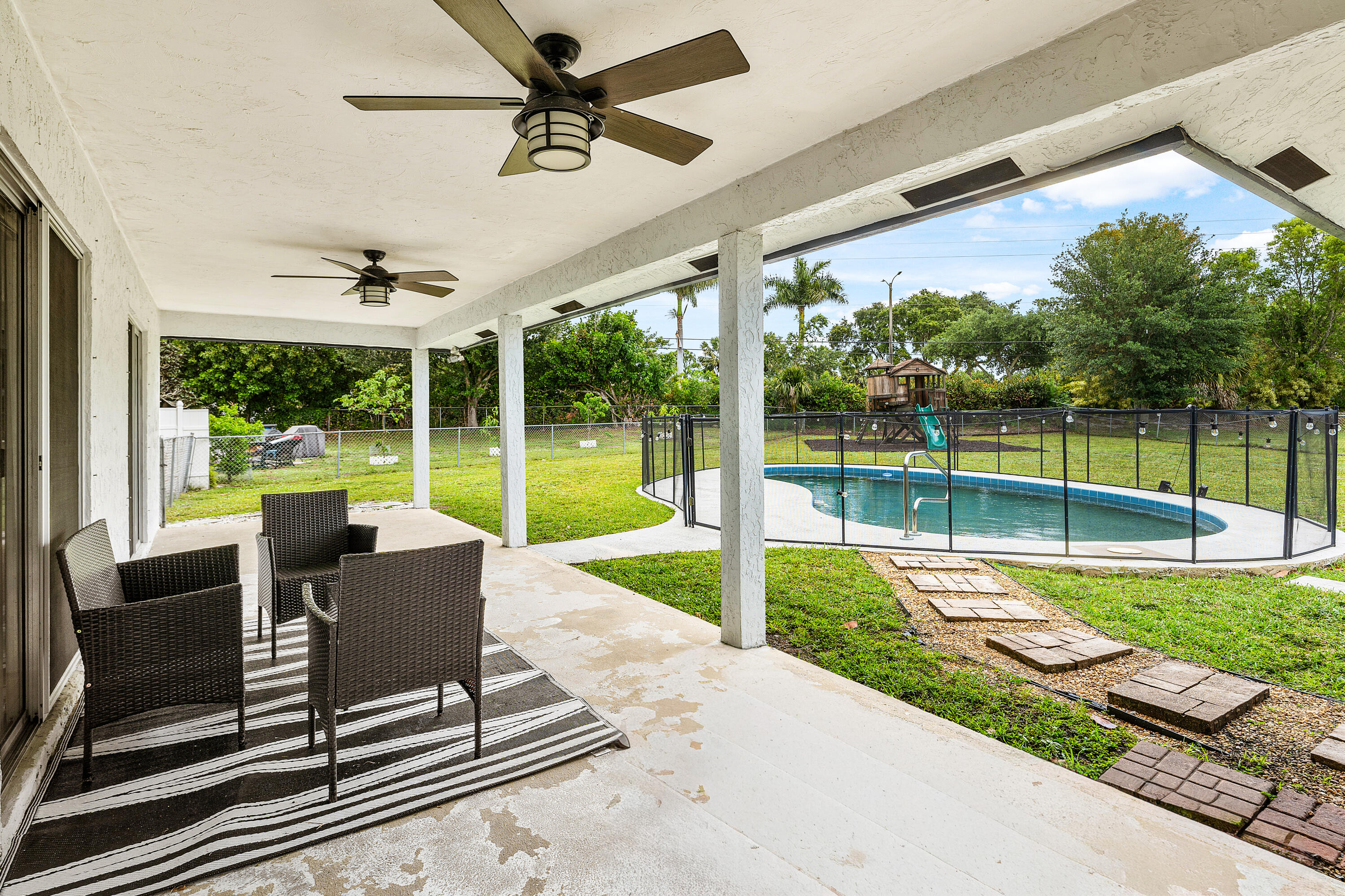 HUNTINGTON WOODS - Residential