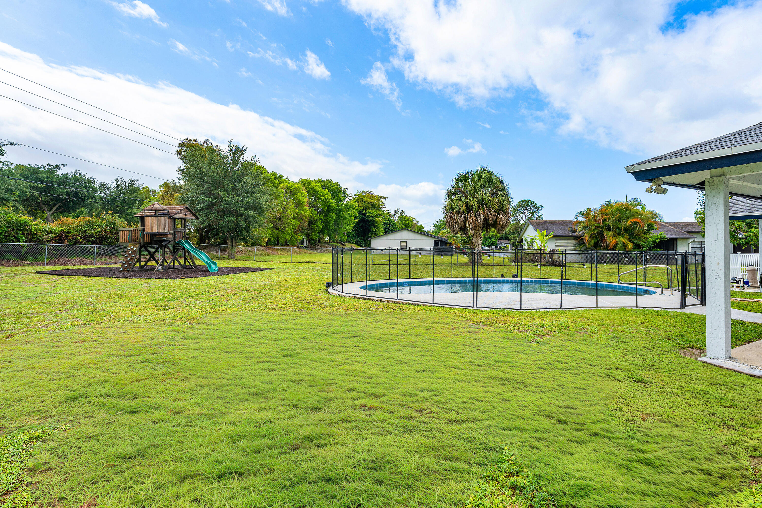 HUNTINGTON WOODS - Residential