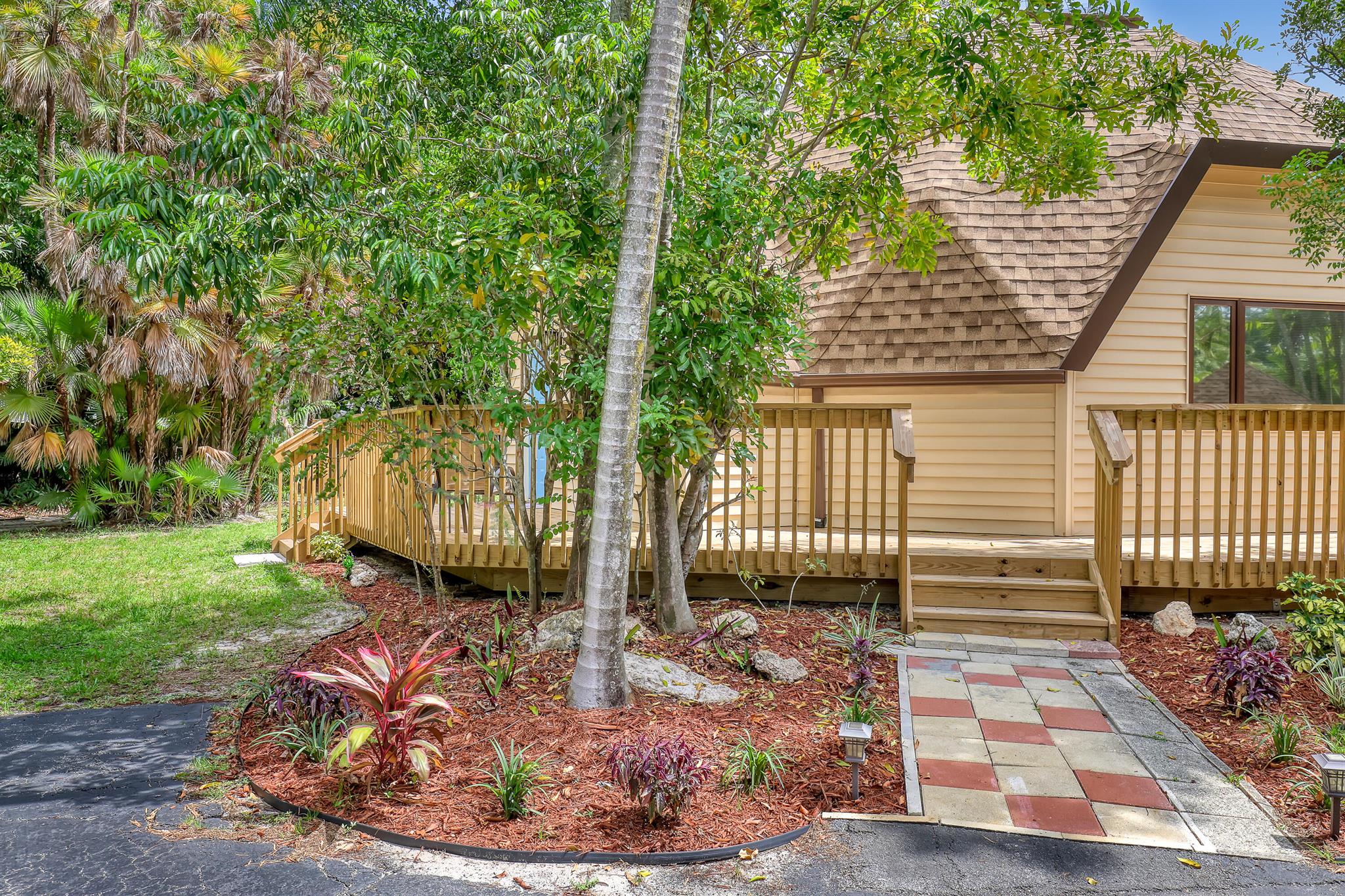 1130 Melinda Lane