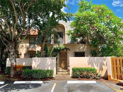 Townhouse in Davie FL 2509 74th Ter.jpg