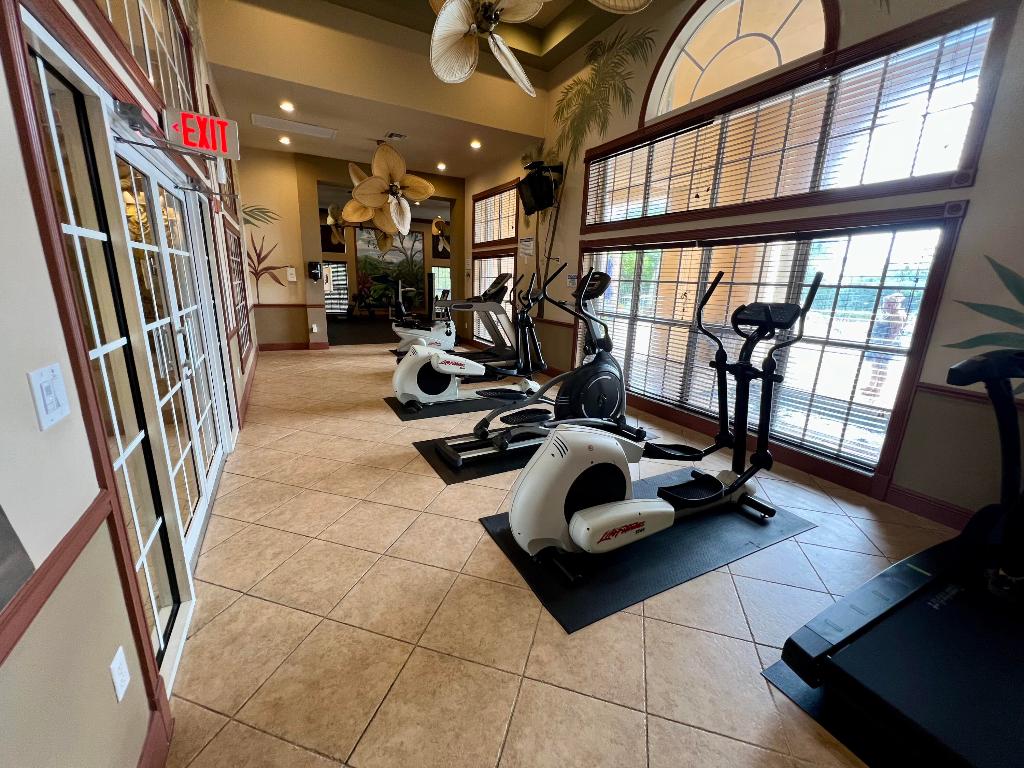 HYPOLUXOS MARINERS CAY CONDO - Residential