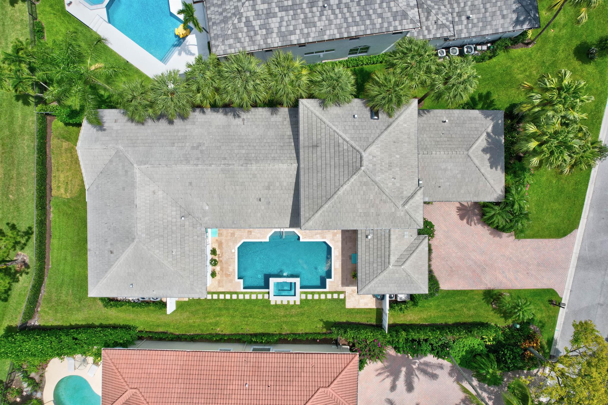 ADMIRALS COVE - Residential