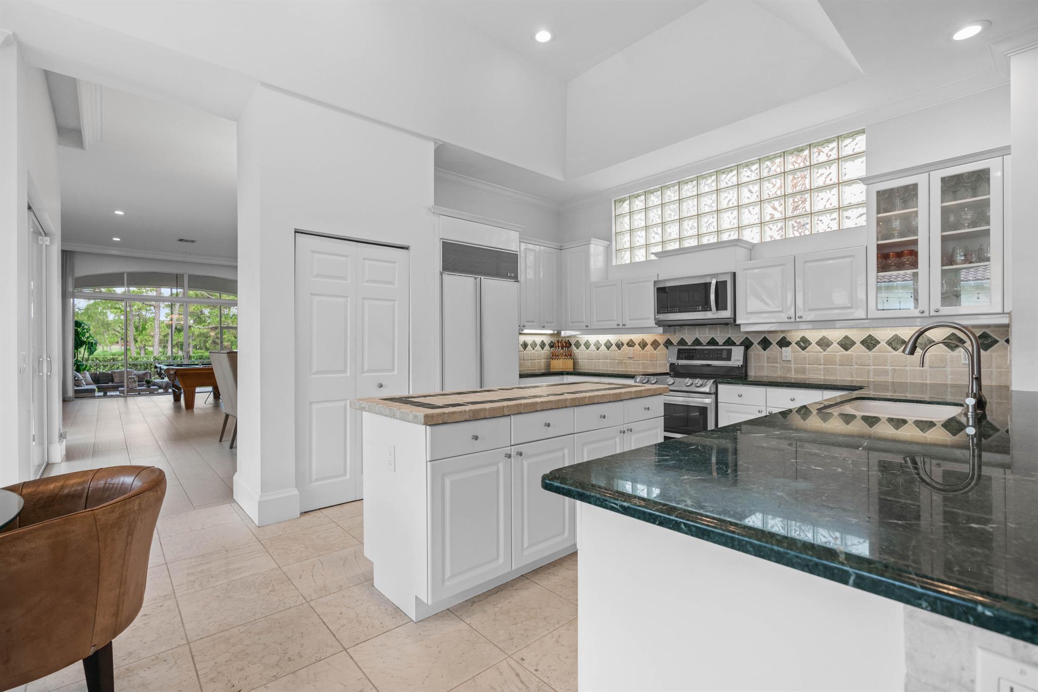 ADMIRALS COVE - Residential