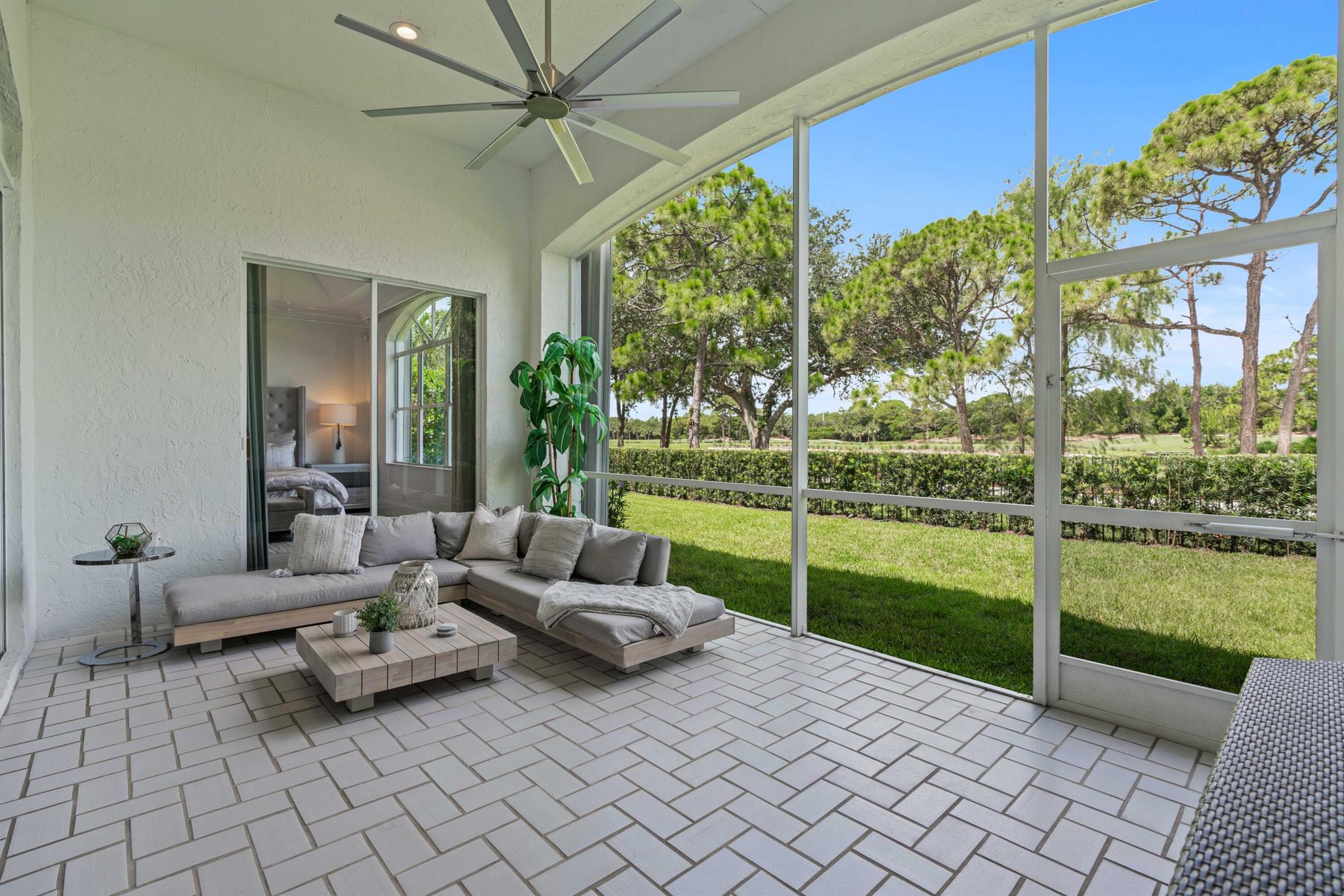 ADMIRALS COVE - Residential