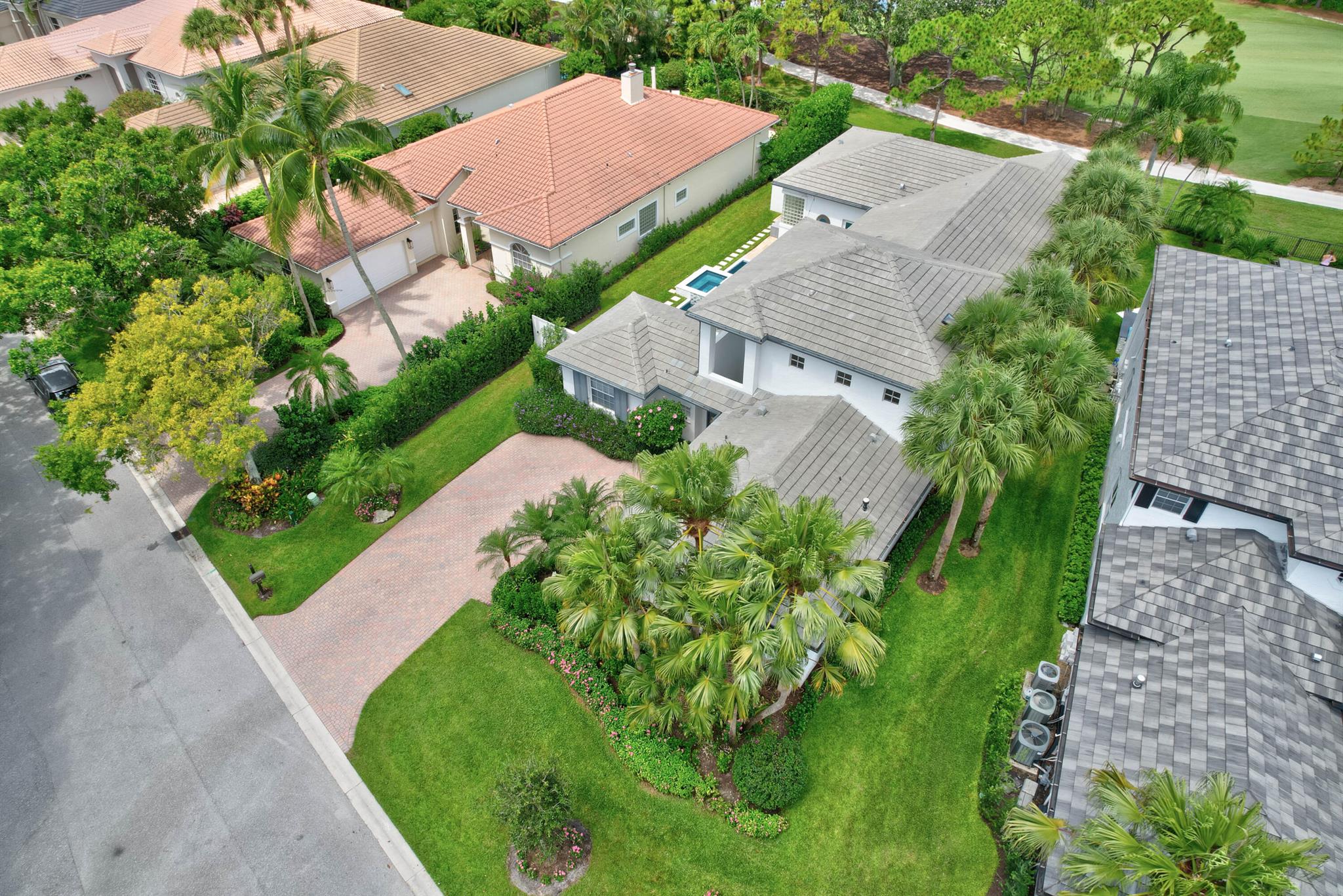 ADMIRALS COVE - Residential