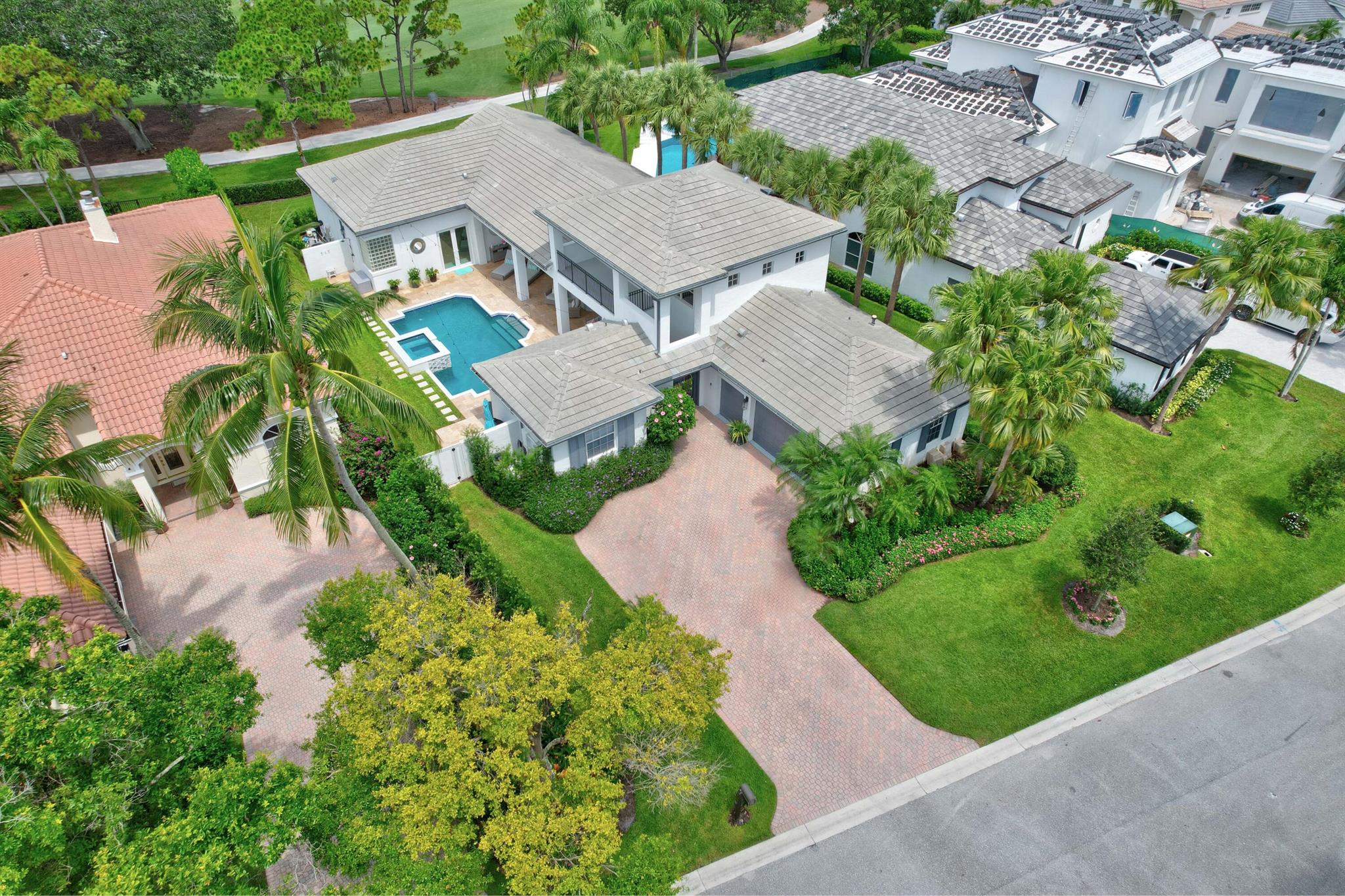 ADMIRALS COVE - Residential