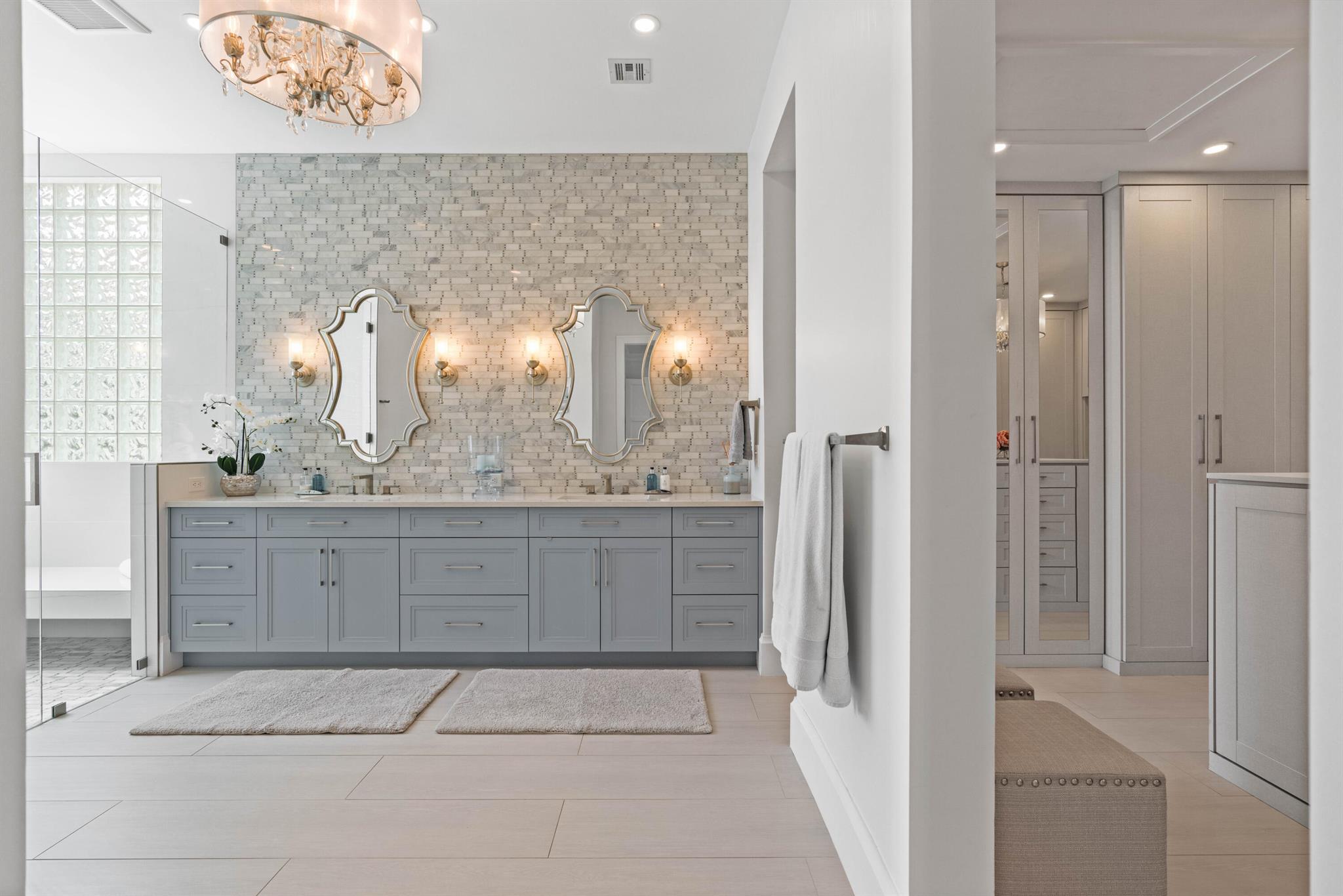 ADMIRALS COVE - Residential