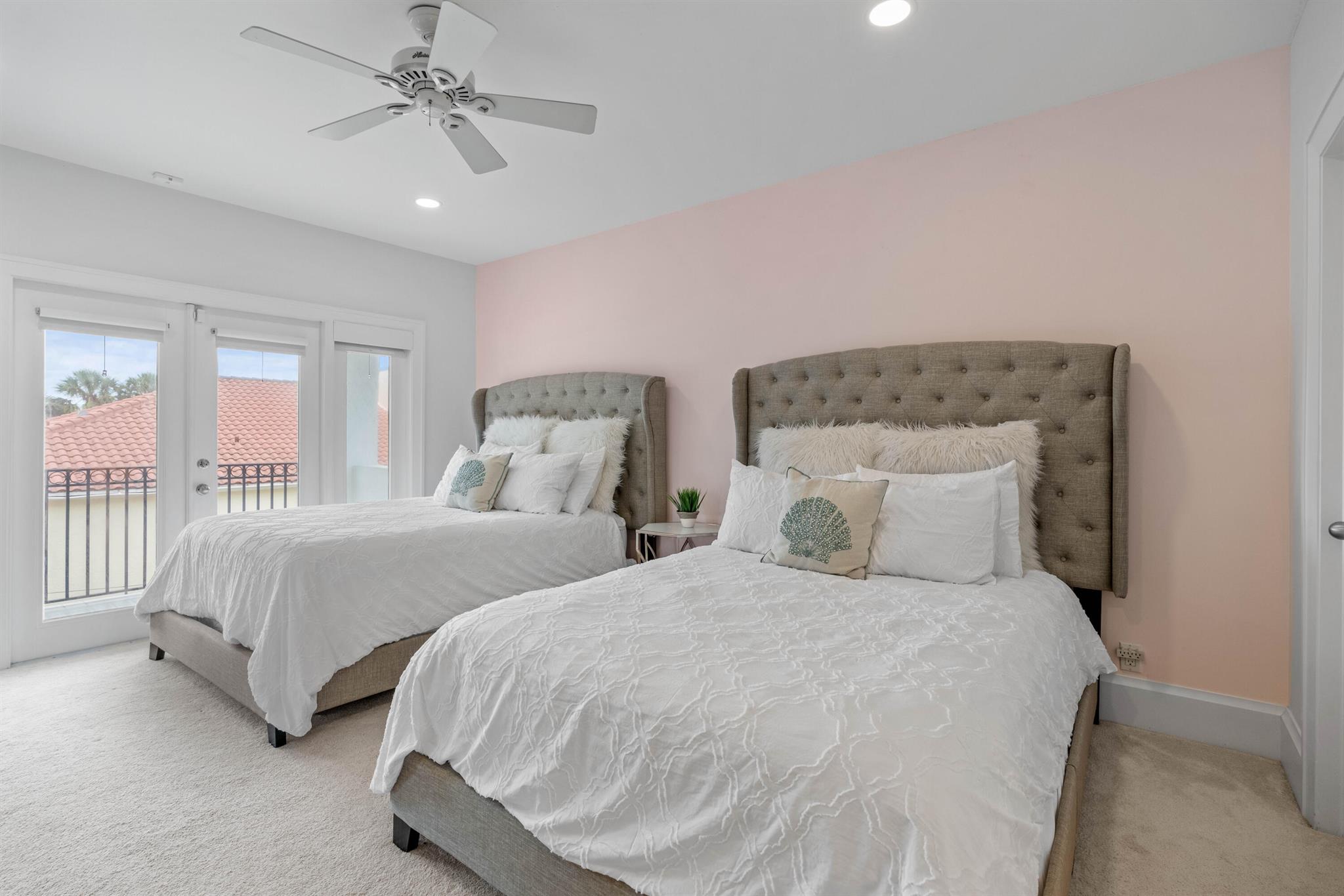 ADMIRALS COVE - Residential